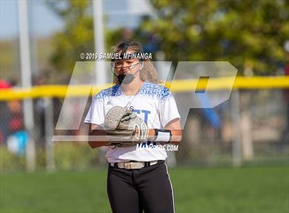 Thumbnail 1 in Kearney vs. Lincoln East photogallery.