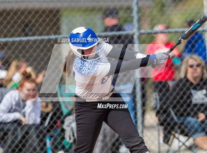 Thumbnail 2 in Kearney vs. Lincoln East photogallery.