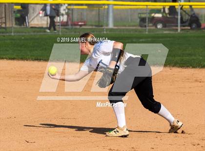 Thumbnail 3 in Kearney vs. Lincoln East photogallery.