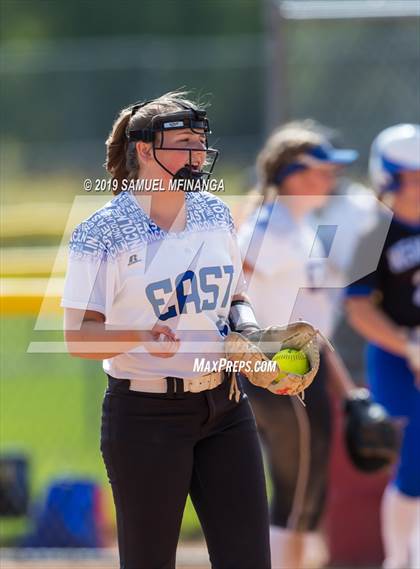 Thumbnail 3 in Kearney vs. Lincoln East photogallery.