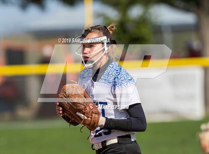 Thumbnail 1 in Kearney vs. Lincoln East photogallery.