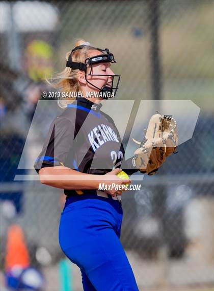 Thumbnail 3 in Kearney vs. Lincoln East photogallery.