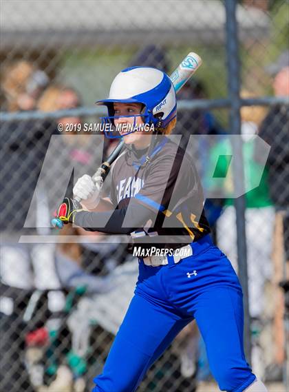 Thumbnail 2 in Kearney vs. Lincoln East photogallery.