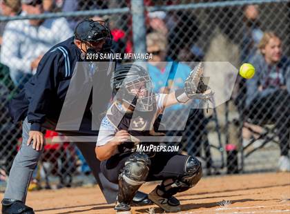Thumbnail 2 in Kearney vs. Lincoln East photogallery.
