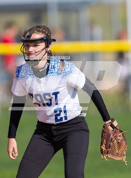 Thumbnail 3 in Kearney vs. Lincoln East photogallery.