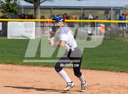 Thumbnail 2 in Kearney vs. Lincoln East photogallery.