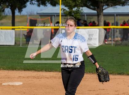 Thumbnail 3 in Kearney vs. Lincoln East photogallery.