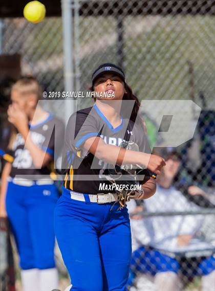 Thumbnail 1 in Kearney vs. Lincoln East photogallery.