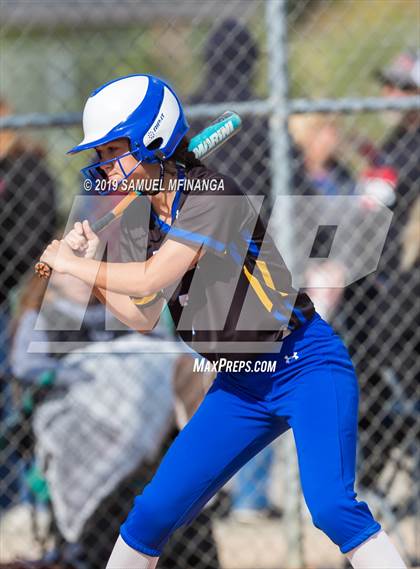 Thumbnail 1 in Kearney vs. Lincoln East photogallery.