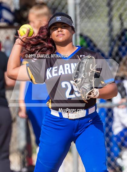 Thumbnail 2 in Kearney vs. Lincoln East photogallery.