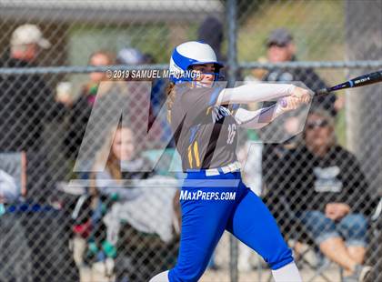 Thumbnail 1 in Kearney vs. Lincoln East photogallery.