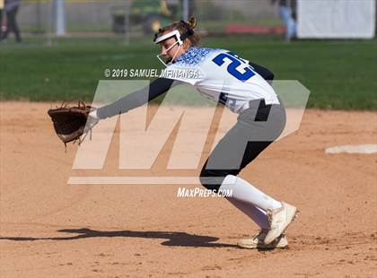 Thumbnail 3 in Kearney vs. Lincoln East photogallery.