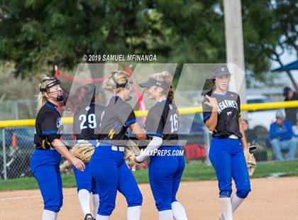 Thumbnail 3 in Kearney vs. Lincoln East photogallery.
