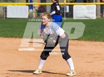 Thumbnail 3 in Kearney vs. Lincoln East photogallery.