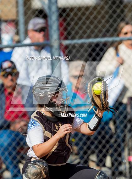 Thumbnail 3 in Kearney vs. Lincoln East photogallery.