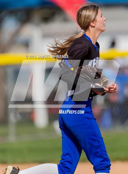 Thumbnail 1 in Kearney vs. Lincoln East photogallery.