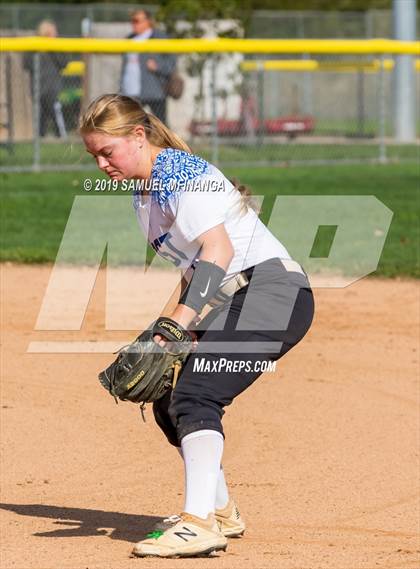 Thumbnail 1 in Kearney vs. Lincoln East photogallery.