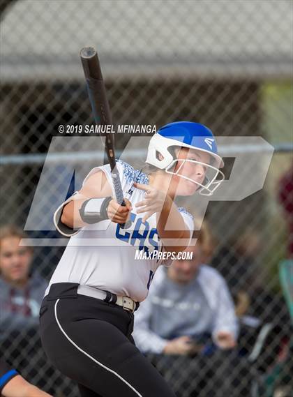 Thumbnail 2 in Kearney vs. Lincoln East photogallery.