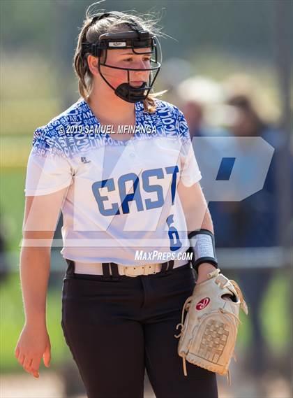 Thumbnail 3 in Kearney vs. Lincoln East photogallery.