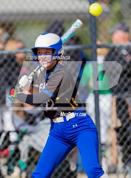 Thumbnail 1 in Kearney vs. Lincoln East photogallery.