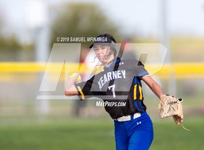 Thumbnail 3 in Kearney vs. Lincoln East photogallery.