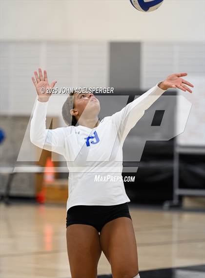 Thumbnail 3 in JV: Peninsula @ Wiseburn- Da Vinci photogallery.