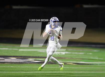 Thumbnail 3 in Sunnyvale vs. Van Alstyne (UIL 4A D2 Football Bi District) photogallery.