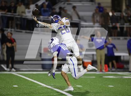 Thumbnail 3 in Sunnyvale vs. Van Alstyne (UIL 4A D2 Football Bi District) photogallery.