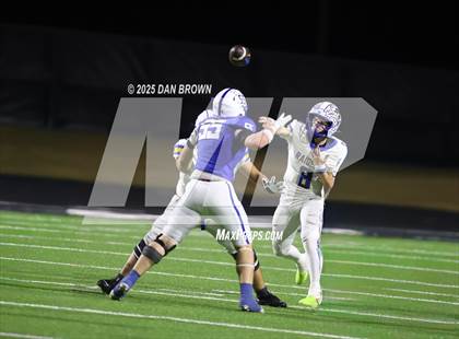 Thumbnail 2 in Sunnyvale vs. Van Alstyne (UIL 4A D2 Football Bi District) photogallery.