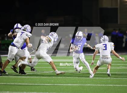 Thumbnail 2 in Sunnyvale vs. Van Alstyne (UIL 4A D2 Football Bi District) photogallery.