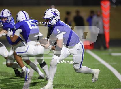 Thumbnail 1 in Sunnyvale vs. Van Alstyne (UIL 4A D2 Football Bi District) photogallery.