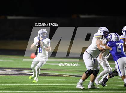 Thumbnail 1 in Sunnyvale vs. Van Alstyne (UIL 4A D2 Football Bi District) photogallery.