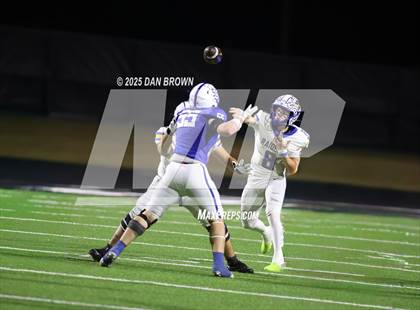 Thumbnail 3 in Sunnyvale vs. Van Alstyne (UIL 4A D2 Football Bi District) photogallery.