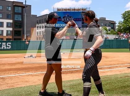 Thumbnail 1 in Coahoma vs. Whitesboro (UIL 3A Softball Semifinal) photogallery.