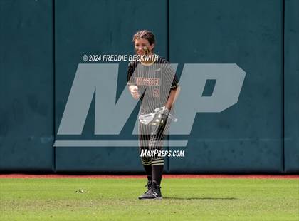 Thumbnail 2 in Coahoma vs. Whitesboro (UIL 3A Softball Semifinal) photogallery.