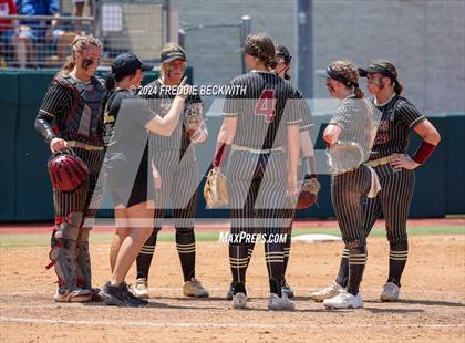 Thumbnail 3 in Coahoma vs. Whitesboro (UIL 3A Softball Semifinal) photogallery.