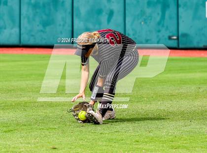 Thumbnail 3 in Coahoma vs. Whitesboro (UIL 3A Softball Semifinal) photogallery.
