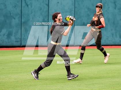 Thumbnail 1 in Coahoma vs. Whitesboro (UIL 3A Softball Semifinal) photogallery.