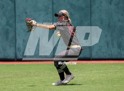 Thumbnail 1 in Coahoma vs. Whitesboro (UIL 3A Softball Semifinal) photogallery.
