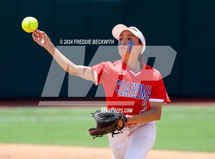 Thumbnail 1 in Coahoma vs. Whitesboro (UIL 3A Softball Semifinal) photogallery.