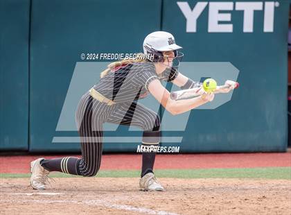 Thumbnail 3 in Coahoma vs. Whitesboro (UIL 3A Softball Semifinal) photogallery.