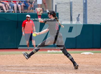 Thumbnail 2 in Coahoma vs. Whitesboro (UIL 3A Softball Semifinal) photogallery.