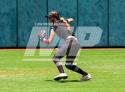 Thumbnail 1 in Coahoma vs. Whitesboro (UIL 3A Softball Semifinal) photogallery.
