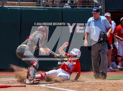 Thumbnail 1 in Coahoma vs. Whitesboro (UIL 3A Softball Semifinal) photogallery.