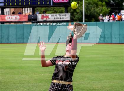 Thumbnail 1 in Coahoma vs. Whitesboro (UIL 3A Softball Semifinal) photogallery.