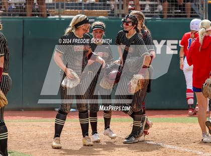 Thumbnail 2 in Coahoma vs. Whitesboro (UIL 3A Softball Semifinal) photogallery.