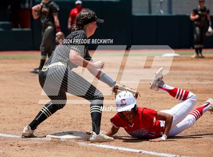 Thumbnail 3 in Coahoma vs. Whitesboro (UIL 3A Softball Semifinal) photogallery.