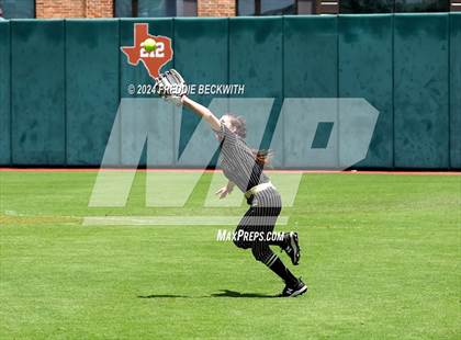 Thumbnail 1 in Coahoma vs. Whitesboro (UIL 3A Softball Semifinal) photogallery.
