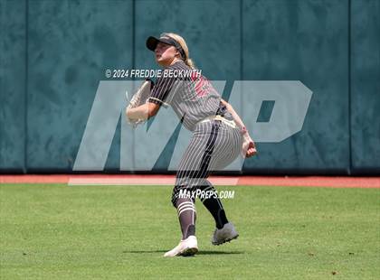 Thumbnail 1 in Coahoma vs. Whitesboro (UIL 3A Softball Semifinal) photogallery.