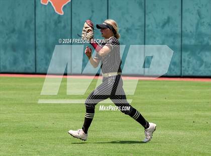 Thumbnail 1 in Coahoma vs. Whitesboro (UIL 3A Softball Semifinal) photogallery.